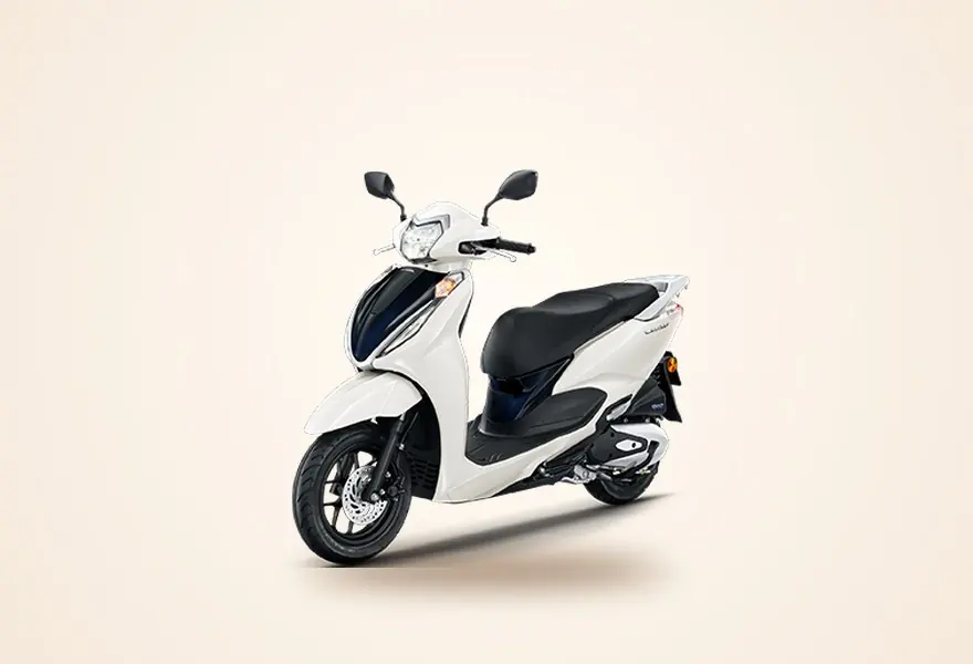 Honda Lead 125, three-quarter front view
