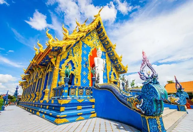 Wat Rong Suea Ten (Blue Temple), northern Thailand